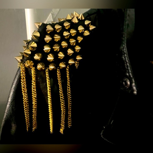 Gold Punk Spike and fringe Shoulder Pads - Picture 2 of 4